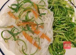 Illustration of how to make rice noodles with ginger sauce 10