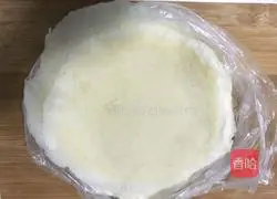 Illustration of how to make leek and egg spring rolls 7