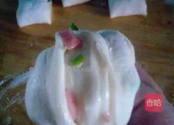 Illustration of how to make ham, green onion, pepper and salt rolls 16