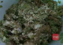 Illustration of how to make celery and meat pot stickers 6