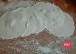 Illustration of how to bake boxes with oil 3