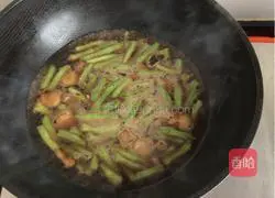 Illustration of how to make braised beans and noodles 5