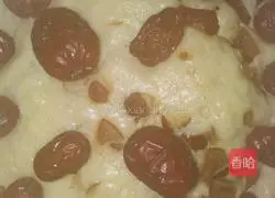 Illustration of how to make double red hair cake 3