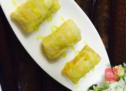 Illustration of Banana Fried Spring Rolls 11