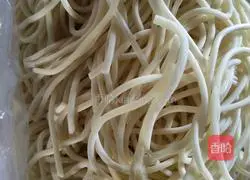 Illustration of how to make cold noodles 1