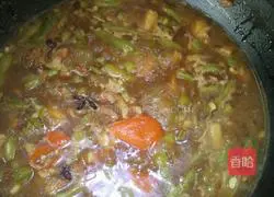 Illustration of how to make potato and kidney bean braised noodles 6