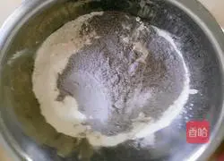 Illustration of how to make purple rice noodle milk-flavored hair cake 1
