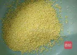 Illustration of how to make red dates, millet and pumpkin porridge 2