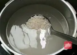Illustration of how to make fresh oyster porridge 3