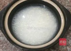 Illustration of how to make sausage claypot rice 2