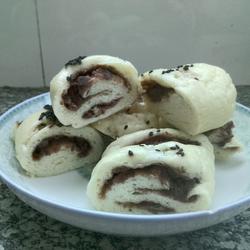Bean paste steamed bun roll