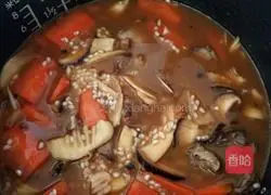 Illustration of how to make claypot rice 2