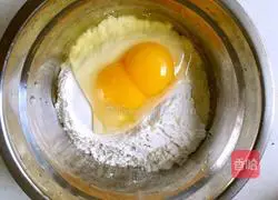 Illustration of how to make carrot and egg pancakes 2