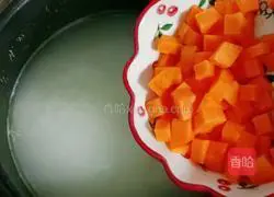 Illustration of how to make scallops, minced meat and vegetable porridge 15