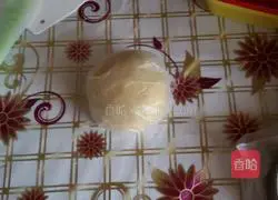 Illustration of how to make three-legged noodles by hand 3