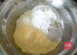 Illustration of how to make red date cornmeal cake 2