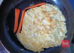 Illustration of how to make multigrain rice sushi rolls 7