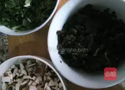 Illustration of how to make shepherd's purse and meat wontons 6