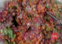 Illustration of how to make steamed buns (stuffed buns with celery, carrot and beef fillings) 3