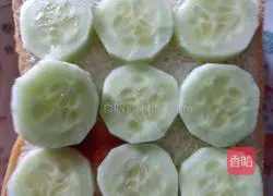 Illustration of how to make egg and ham sandwich 3