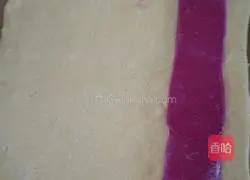 Illustration of how to make vegetable juice flower rolls 4