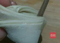 Illustration of how to make milk-flavored flower rolls 11