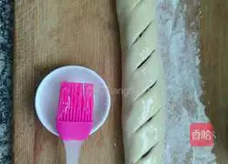 Bean paste steamed buns Illustration of how to make a roll 14