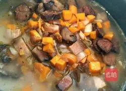 Illustration of how to make rice cooker bacon and sausage claypot rice 7