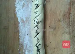 Illustration of how to make bean paste steamed bun rolls 15