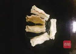 Pleurotus eryngii minced meat Illustration of how to make pot stickers 6