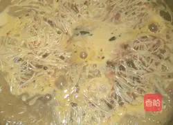 Illustration of cooking noodles with lettuce 1