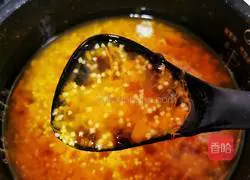 Illustration of how to make peach gum, millet and pumpkin soup 12