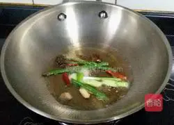 Illustration of how to make spicy noodles 5