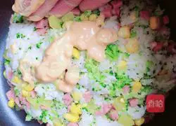 Illustration of how to make broccoli, corn and cheese rice balls 10