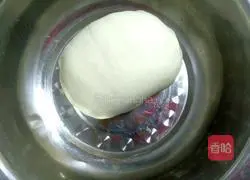 Illustration of how to make carrot and corn meat dumplings 5