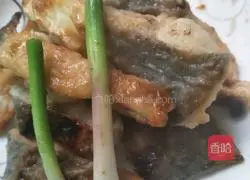 Illustration of how to make fish noodles (home cooking) 1