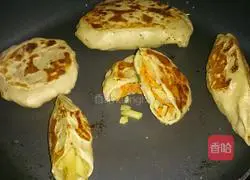 Illustration of how to make radish and banana box 11