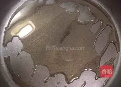 Illustration of how to make mini custard spring rolls 6