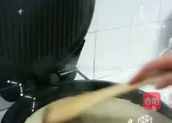 Illustration of how to make sweet potato flour noodles 5