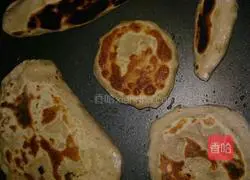 Illustration of how to make radish and banana boxes 8