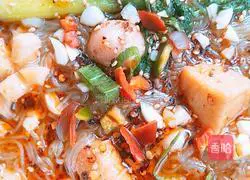 Illustration of making spicy noodles 17