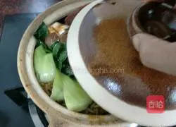 Illustration of how to make sausage claypot rice 13