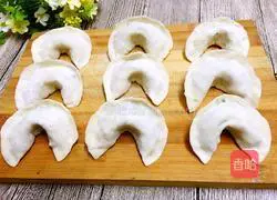 Illustration of how to make dumplings 14