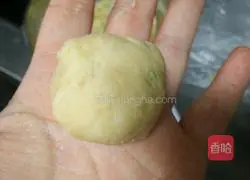 Illustration of how to make Korean potato pancakes 10