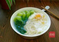 Illustration of how to make poached egg noodles 6