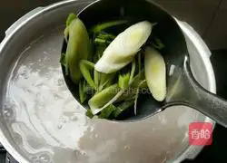 Illustration of how to make fresh oyster porridge 9