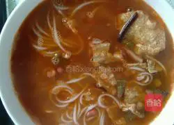 Illustration of how to make snail rice noodles 5