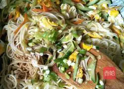 Illustration of how to make magic noodles (flying noodles) 11