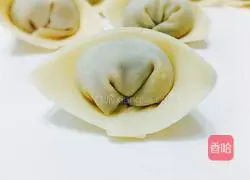Illustration of how to make mustard and pork wontons 10
