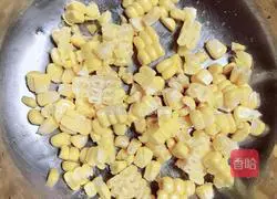 Illustration of how to make broccoli, corn and cheese rice balls 2